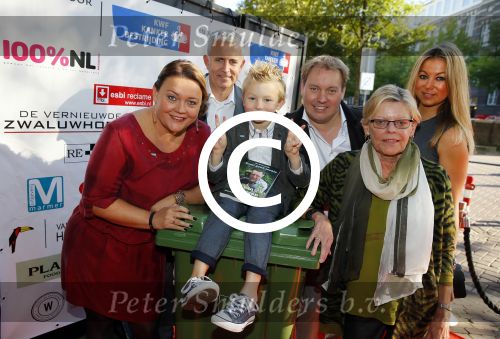 Amsterdam 30 september 2015
Boekpresenatie Joop van Tellingen in Players. Aanwezig Dennis Ria Nathalie en Fender v Tellingen alsmede rest van de familie.