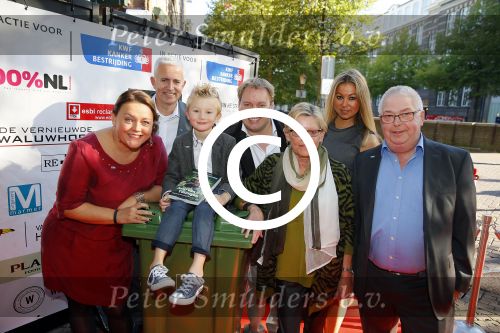 Amsterdam 30 september 2015
Boekpresenatie Joop van Tellingen in Players. Aanwezig Dennis Ria Nathalie en Fender v Tellingen alsmede rest van de familie.