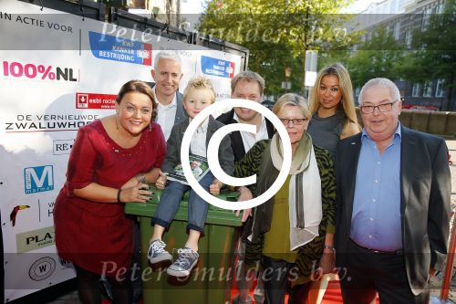 Amsterdam 30 september 2015
Boekpresenatie Joop van Tellingen in Players. Aanwezig Dennis Ria Nathalie en Fender v Tellingen alsmede rest van de familie.