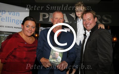 Amsterdam 30 september 2015
Boekpresenatie Joop van Tellingen in Players. Aanwezig Dennis Ria Nathalie en Fender v Tellingen alsmede rest van de familie. Carlo Boszhard en Evert Santegoeds nemen boeken in ontvangst