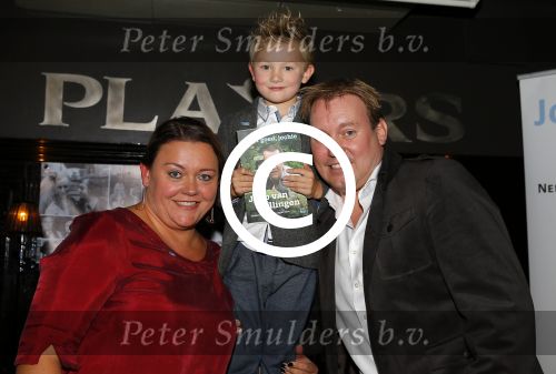 Amsterdam 30 september 2015
Boekpresenatie Joop van Tellingen in Players. Aanwezig Dennis Ria Nathalie en Fender v Tellingen alsmede rest van de familie. Carlo Boszhard en Evert Santegoeds nemen boeken in ontvangst