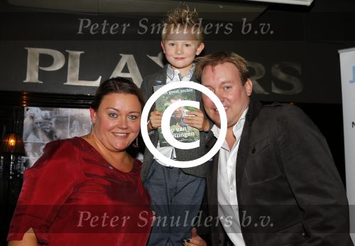 Amsterdam 30 september 2015
Boekpresenatie Joop van Tellingen in Players. Aanwezig Dennis Ria Nathalie en Fender v Tellingen alsmede rest van de familie. Carlo Boszhard en Evert Santegoeds nemen boeken in ontvangst