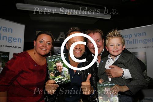 Amsterdam 30 september 2015
Boekpresenatie Joop van Tellingen in Players. Aanwezig Dennis Ria Nathalie en Fender v Tellingen alsmede rest van de familie. Carlo Boszhard en Evert Santegoeds nemen boeken in ontvangst