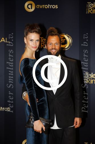 Amsterdam 15 oktober 2015
Uitreiking van de 50e televizierring in carre. DJ La Fuente Job Smeltzer met Nicky Opheij ( winnares Hollands next top model.