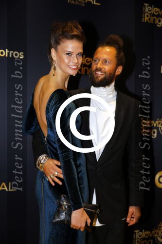 Amsterdam 15 oktober 2015
Uitreiking van de 50e televizierring in carre. DJ La Fuente Job Smeltzer met Nicky Opheij ( winnares Hollands next top model.