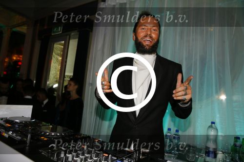 Amsterdam 15 oktober 2015
Uitreiking van de 50e televizierring in carre. DJ La Fuente Job Smeltzer met Nicky Opheij ( winnares Hollands next top model.