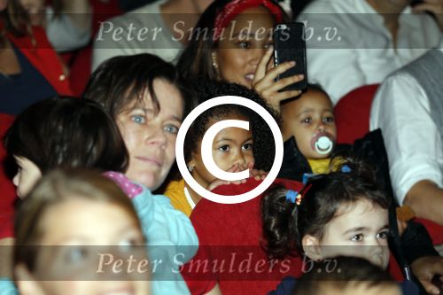 Hilversum 27 september 2015
Premiere twee kleine kleutertjes met Monique Smit naar verhaal van Jan Smit. Ze krijgen uit handen van edsilia Rombley dubbel platina. Edsilia was met haar twee kinderen