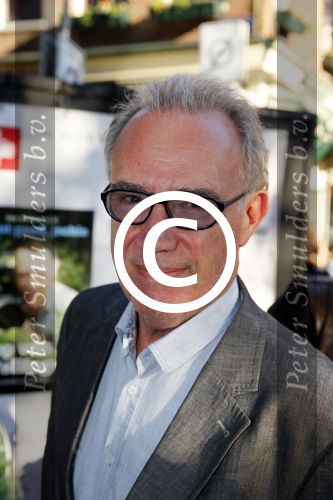 Amsterdam 30 september 2015
Boekpresenatie Joop van Tellingen in Players. Aanwezig Dennis Ria Nathalie en Fender v Tellingen alsmede rest van de familie. Edvard Niessing