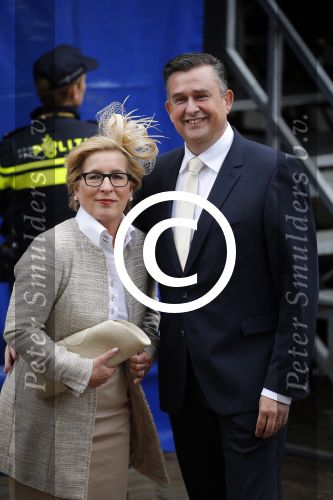 Den Haag 15 september 2015
Prinsjesdag 2015 met Koning Willem Alexander Koningin Maxima prins Constantijn en Prinses Laurentien. Dit jaar wordt de gouden koets voorlopig voor het laatst gebruikt. Emiel Roemer met vrouw
