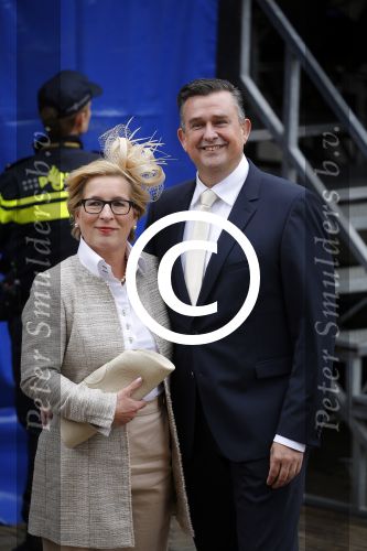 Den Haag 15 september 2015
Prinsjesdag 2015 met Koning Willem Alexander Koningin Maxima prins Constantijn en Prinses Laurentien. Dit jaar wordt de gouden koets voorlopig voor het laatst gebruikt. Emiel Roemer met vrouw