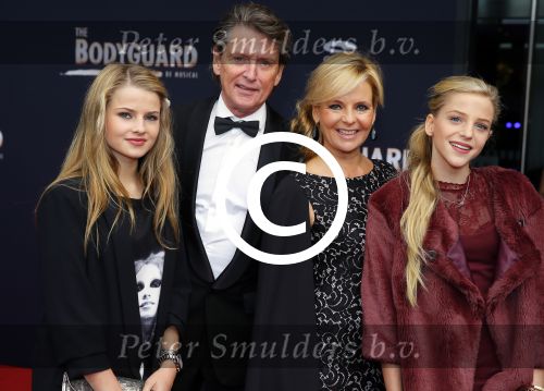 Utrecht 27 september 2015
Premiere the bodyguard met oa Romy Monteiro Mark v Eeuwen  Carolina Dijkhuizen en Patrick Martens.
Eric de Zwart, partner Marika van den Brink en kinderen Merel en Jasmijn