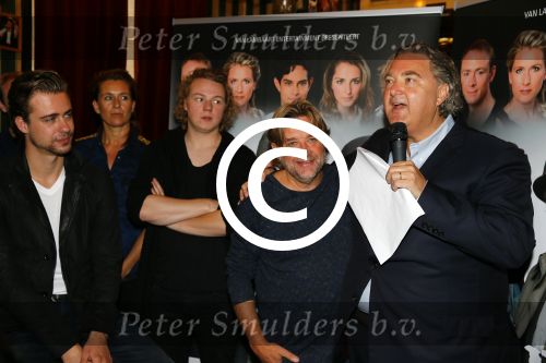 Amsterdam 16 september 2015
Perspresentatie Baantjer Live 2, Gaby Milder, Roben Mitchell van den Dungen, Hayo Kruijff, Nienke Sikkens, Beau Schneider, Peter Tuinman, Peter Romer. Erwin v Lambaart is de producent