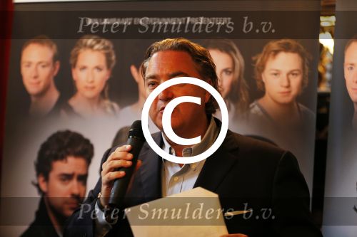 Amsterdam 16 september 2015
Perspresentatie Baantjer Live 2, Gaby Milder, Roben Mitchell van den Dungen, Hayo Kruijff, Nienke Sikkens, Beau Schneider, Peter Tuinman, Peter Romer. Erwin v Lambaart is de producent