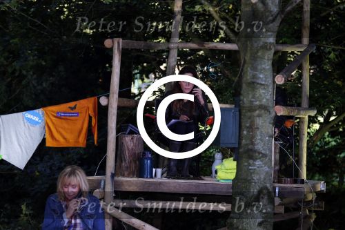Haarzuilens 27 september 2015
Aktie om bomen te planten gepresenteerd door Beau v Erven Dorens en Angela Groothuizen.
oa Evelyn Struik Trijntje OOsterhuis Nick & Simon Marjan Berk Tineke Schouten Ruud Feltkamp en inge Ipenburg werken mee.