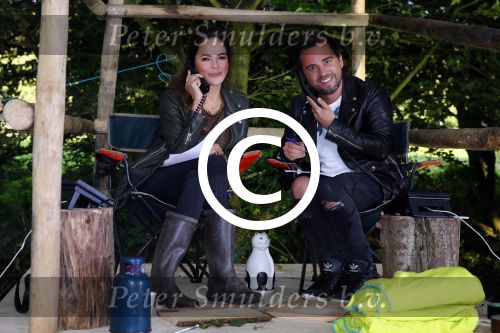 Haarzuilens 27 september 2015
Aktie om bomen te planten gepresenteerd door Beau v Erven Dorens en Angela Groothuizen.
oa Evelyn Struik Trijntje OOsterhuis Nick & Simon Marjan Berk Tineke Schouten Ruud Feltkamp en inge Ipenburg werken mee. Manuel Venderbos.
