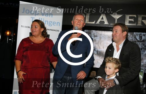 Amsterdam 30 september 2015
Boekpresenatie Joop van Tellingen in Players. Aanwezig Dennis Ria Nathalie en Fender v Tellingen alsmede rest van de familie. Carlo Boszhard en Evert Santegoeds nemen boeken in ontvangst