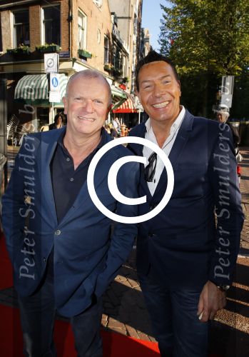 Amsterdam 30 september 2015
Boekpresenatie Joop van Tellingen in Players. Aanwezig Dennis Ria Nathalie en Fender v Tellingen alsmede rest van de familie. Evert Santegoeds met Jan Uriot