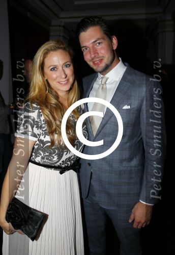 Haarlem 12 oktober 2015
Premiere meisje met het rode haar in schouwburg van haarlem.
Fabienne de Vries met vriend