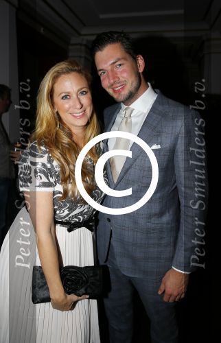 Haarlem 12 oktober 2015
Premiere meisje met het rode haar in schouwburg van haarlem.
Fabienne de Vries met vriend