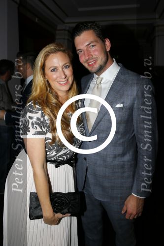 Haarlem 12 oktober 2015
Premiere meisje met het rode haar in schouwburg van haarlem.
Fabienne de Vries met vriend