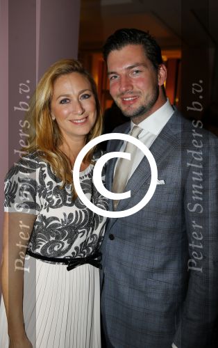 Haarlem 12 oktober 2015
Premiere meisje met het rode haar in schouwburg van haarlem.
Fabienne de Vries met vriend