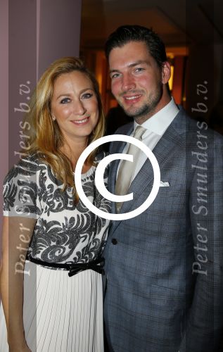 Haarlem 12 oktober 2015
Premiere meisje met het rode haar in schouwburg van haarlem.
Fabienne de Vries met vriend