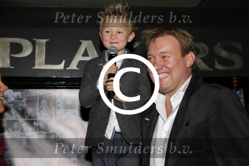 Amsterdam 30 september 2015
Boekpresenatie Joop van Tellingen in Players. Aanwezig Dennis Ria Nathalie en Fender v Tellingen alsmede rest van de familie. Carlo Boszhard en Evert Santegoeds nemen boeken in ontvangst