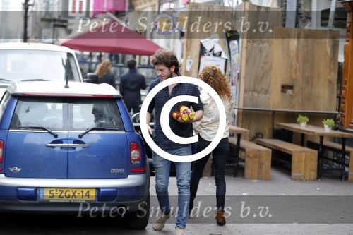 Amsterdam 6 oktober 2015 
Katja Schuurman brnegt haar vriend Freek v Noordwijk van zijn ene restaurant naar zijn andere restaurant ion Amsterdam
