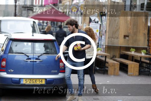 Amsterdam 6 oktober 2015 
Katja Schuurman brnegt haar vriend Freek v Noordwijk van zijn ene restaurant naar zijn andere restaurant ion Amsterdam