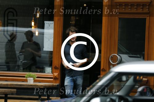 Amsterdam 6 oktober 2015 
Katja Schuurman brnegt haar vriend Freek v Noordwijk van zijn ene restaurant naar zijn andere restaurant ion Amsterdam
