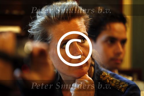 Amsterdam 16 september 2015
Perspresentatie Baantjer Live 2, Gaby Milder, Roben Mitchell van den Dungen, Hayo Kruijff, Nienke Sikkens, Beau Schneider, Peter Tuinman, Peter Romer. Erwin v Lambaart is de producent