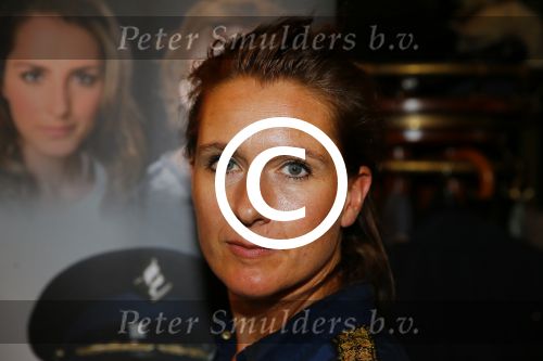 Amsterdam 16 september 2015
Perspresentatie Baantjer Live 2, Gaby Milder, Roben Mitchell van den Dungen, Hayo Kruijff, Nienke Sikkens, Beau Schneider, Peter Tuinman, Peter Romer. Erwin v Lambaart is de producent