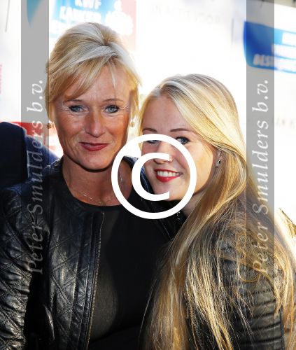 Amsterdam 30 september 2015
Boekpresenatie Joop van Tellingen in Players. Aanwezig Dennis Ria Nathalie en Fender v Tellingen alsmede rest van de familie.