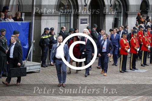 Den Haag 15 september 2015
Prinsjesdag 2015 met Koning Willem Alexander Koningin Maxima prins Constantijn en Prinses Laurentien. Dit jaar wordt de gouden koets voorlopig voor het laatst gebruikt. Geert Wilders met zijn vrouw en beveiliging