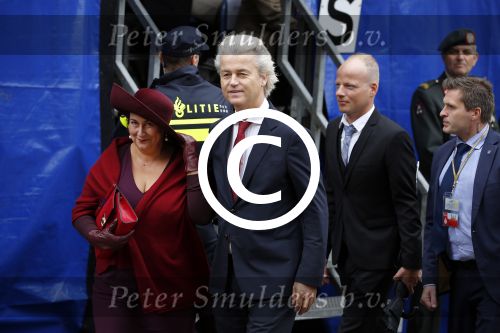 Den Haag 15 september 2015
Prinsjesdag 2015 met Koning Willem Alexander Koningin Maxima prins Constantijn en Prinses Laurentien. Dit jaar wordt de gouden koets voorlopig voor het laatst gebruikt. Geert Wilders met zijn vrouw en beveiliging