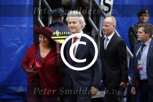 Den Haag 15 september 2015
Prinsjesdag 2015 met Koning Willem Alexander Koningin Maxima prins Constantijn en Prinses Laurentien. Dit jaar wordt de gouden koets voorlopig voor het laatst gebruikt. Geert Wilders met zijn vrouw en beveiliging