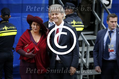 Den Haag 15 september 2015
Prinsjesdag 2015 met Koning Willem Alexander Koningin Maxima prins Constantijn en Prinses Laurentien. Dit jaar wordt de gouden koets voorlopig voor het laatst gebruikt. Geert Wilders met zijn vrouw en beveiliging