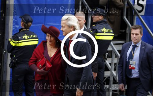 Den Haag 15 september 2015
Prinsjesdag 2015 met Koning Willem Alexander Koningin Maxima prins Constantijn en Prinses Laurentien. Dit jaar wordt de gouden koets voorlopig voor het laatst gebruikt. Geert Wilders met zijn vrouw en beveiliging