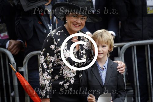 Den Haag 15 september 2015
Prinsjesdag 2015 met Koning Willem Alexander Koningin Maxima prins Constantijn en Prinses Laurentien. Dit jaar wordt de gouden koets voorlopig voor het laatst gebruikt. Gerdi Verbeet met kleinzoon