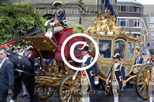 Den Haag 15 september 2015
Prinsjesdag 2015 met Koning Willem Alexander Koningin Maxima prins Constantijn en Prinses Laurentien. Dit jaar wordt de gouden koets voorlopig voor het laatst gebruikt.