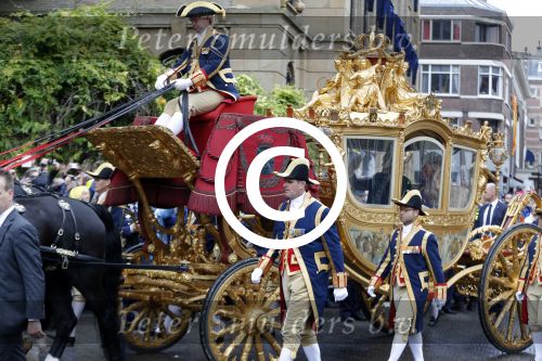 Den Haag 15 september 2015
Prinsjesdag 2015 met Koning Willem Alexander Koningin Maxima prins Constantijn en Prinses Laurentien. Dit jaar wordt de gouden koets voorlopig voor het laatst gebruikt.