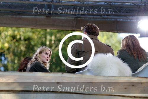 Haarzuilens 27 september 2015
Aktie om bomen te planten gepresenteerd door Beau v Erven Dorens en Angela Groothuizen.
oa Evelyn Struik Trijntje OOsterhuis Nick & Simon Marjan Berk Tineke Schouten Ruud Feltkamp en inge Ipenburg werken mee. Hanne Tersmette
