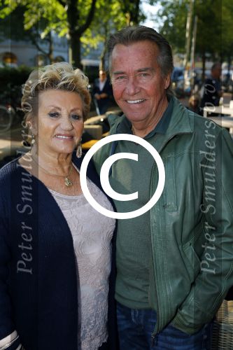 Amsterdam 30 september 2015 
Hanny en Ton Veerkamp met zoon en kleindochter bij boekpresentatie Joop v Tellingen