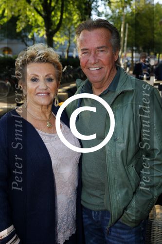 Amsterdam 30 september 2015 
Hanny en Ton Veerkamp met zoon en kleindochter bij boekpresentatie Joop v Tellingen