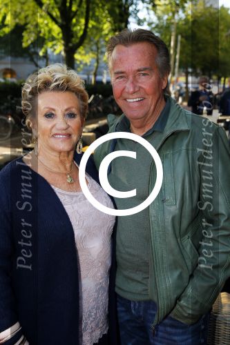 Amsterdam 30 september 2015 
Hanny en Ton Veerkamp met zoon en kleindochter bij boekpresentatie Joop v Tellingen