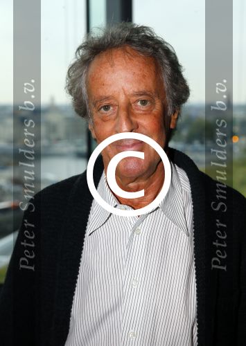 Amsterdam 5 oktober 2015
Presentatie boek inge Ipenburg bij het double Tree hotel.
Jan Kooijman ontvangt het eerste boek. 
Hans v Willigenburg