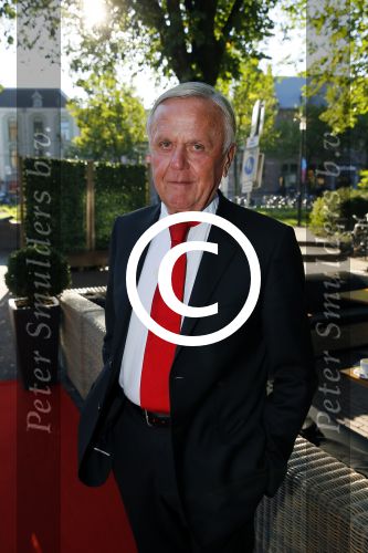 Amsterdam 30 september 2015
Boekpresenatie Joop van Tellingen in Players. Aanwezig Dennis Ria Nathalie en Fender v Tellingen alsmede rest van de familie. Harry Mens