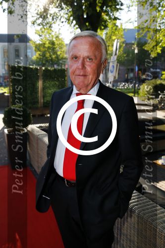 Amsterdam 30 september 2015
Boekpresenatie Joop van Tellingen in Players. Aanwezig Dennis Ria Nathalie en Fender v Tellingen alsmede rest van de familie. Harry Mens