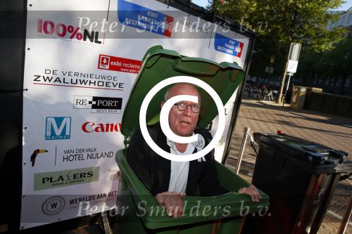 Amsterdam 30 september 2015
Boekpresenatie Joop van Tellingen in Players. Aanwezig Dennis Ria Nathalie en Fender v Tellingen alsmede rest van de familie. Harry Slinger met vrouw