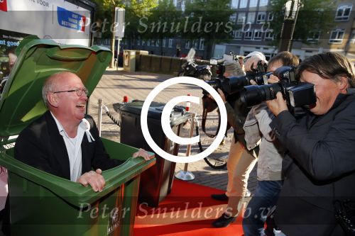Amsterdam 30 september 2015
Boekpresenatie Joop van Tellingen in Players. Aanwezig Dennis Ria Nathalie en Fender v Tellingen alsmede rest van de familie. Harry Slinger met vrouw